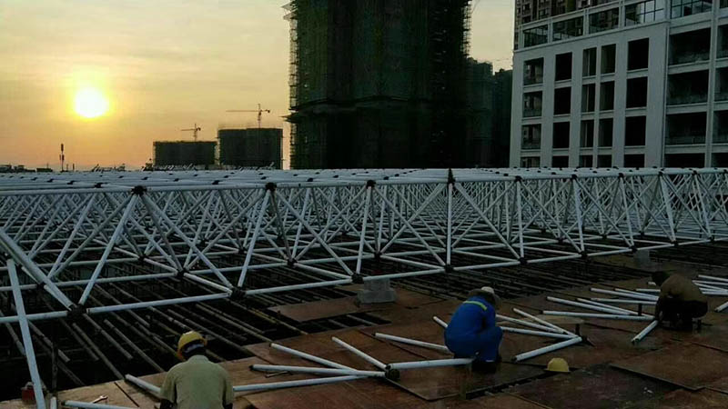 敦煌螺栓球网架安装现场